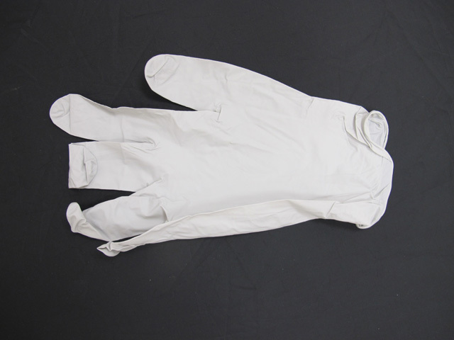 Nitrile examination gloves